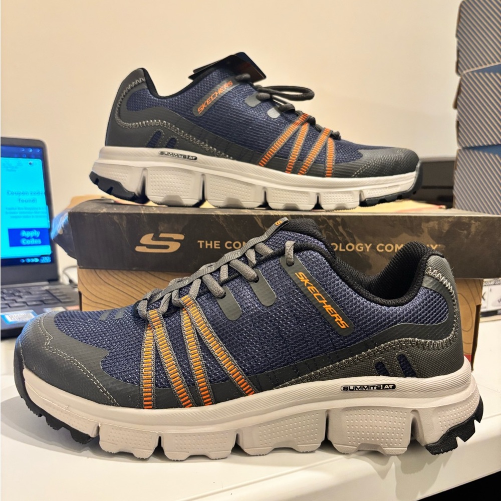 Skechers Summits at Twin Bridges Hiking shoes Men’s 9.5